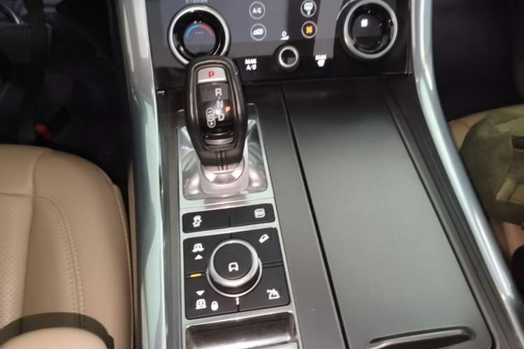 Used Land Rover Range SportNew Energy 2021 P400e SE Gear Lever