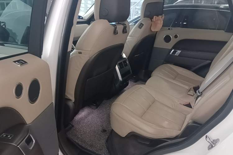 Used Land Rover Range SportNew Energy 2021 P400e SE Left Rear Seat