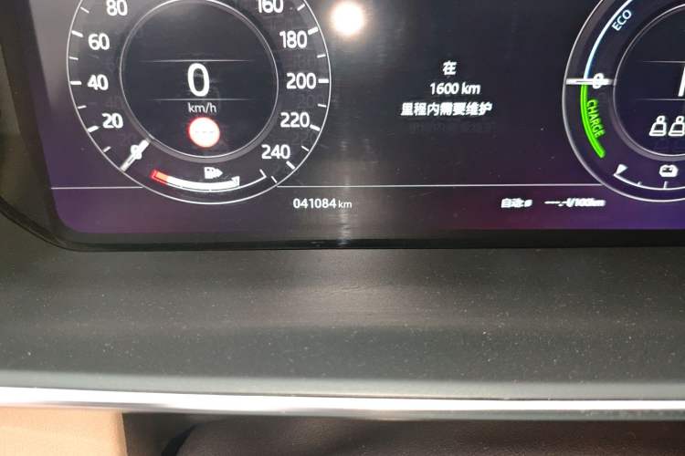 Used Land Rover Range SportNew Energy 2021 P400e SE Odometer Close Up