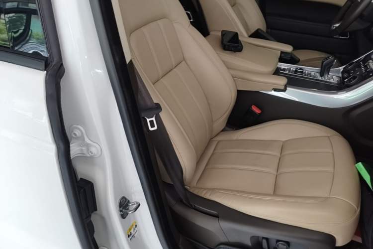 Used Land Rover Range SportNew Energy 2021 P400e SE Right Front Seat