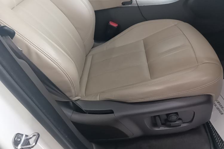 Used Land Rover Range SportNew Energy 2021 P400e SE Right Front Seat
