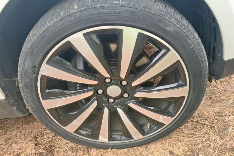 Used Land Rover Range SportNew Energy 2021 P400e SE Right Front Wheel Hub