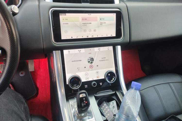 Used Land Rover Range SportNew Energy 2022 P400e SE Audio And AC Panel