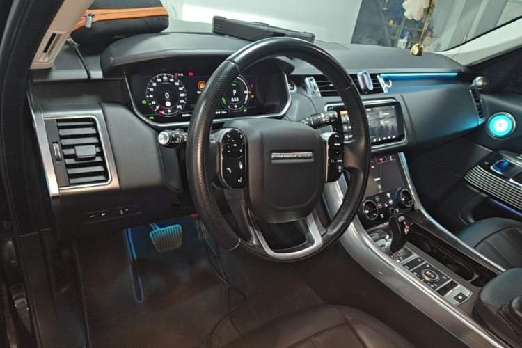 Used Land Rover Range SportNew Energy 2022 P400e SE Center Console