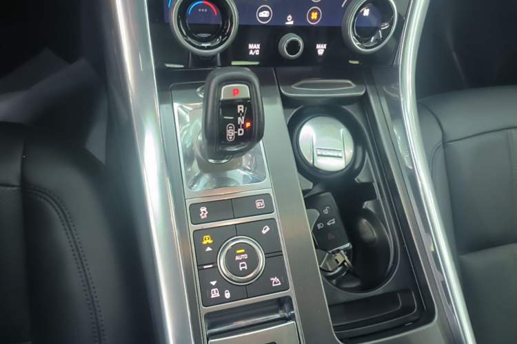 Used Land Rover Range SportNew Energy 2022 P400e SE Gear Lever
