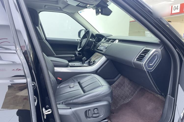 Used Land Rover Range SportNew Energy 2022 P400e SE Interior 4