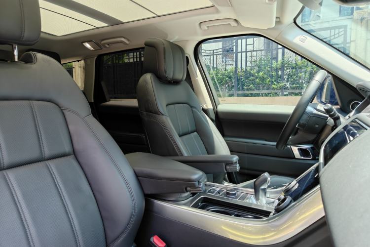 Used Land Rover Range SportNew Energy 2022 P400e SE Interior 6