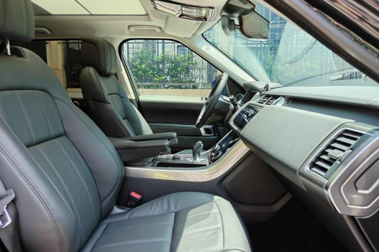 Used Land Rover Range SportNew Energy 2022 P400e SE Interior 8