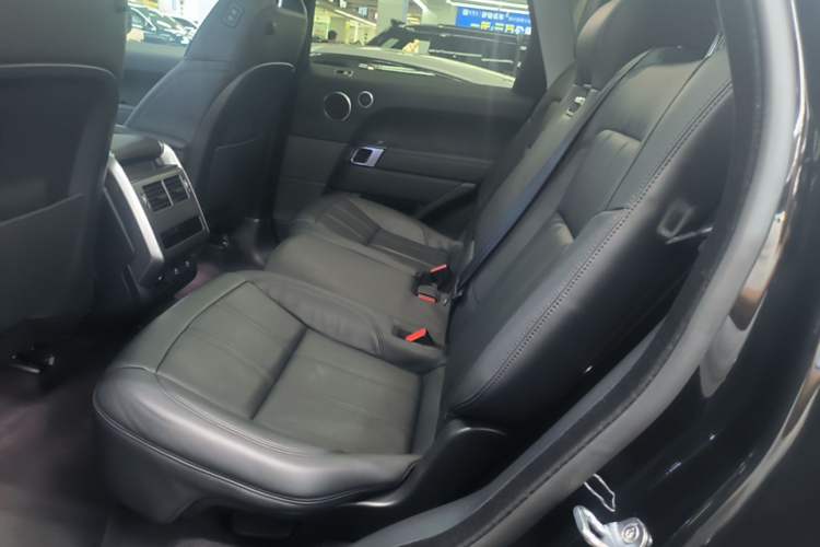 Used Land Rover Range SportNew Energy 2022 P400e SE Left Rear Seat