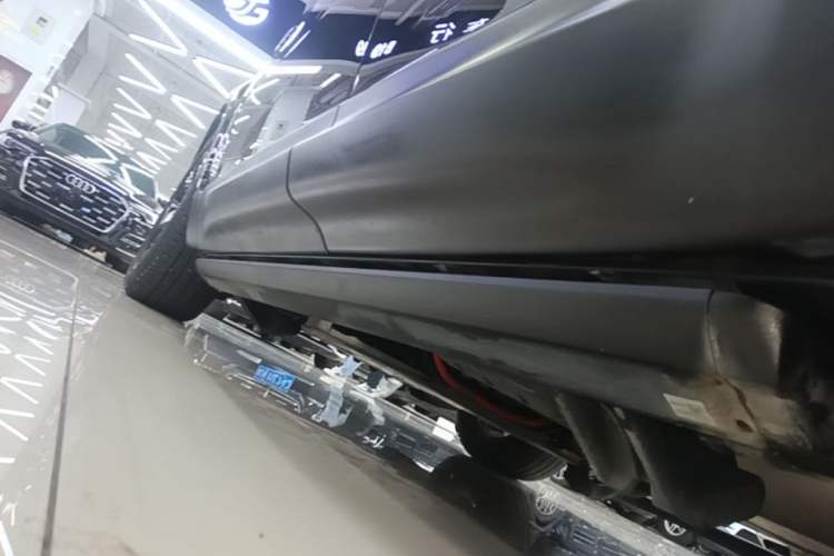 Used Land Rover Range SportNew Energy 2022 P400e SE Left Side Sill