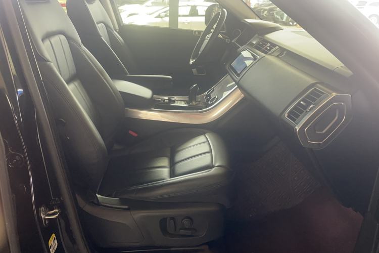 Used Land Rover Range SportNew Energy 2022 P400e SE Right Front Seat