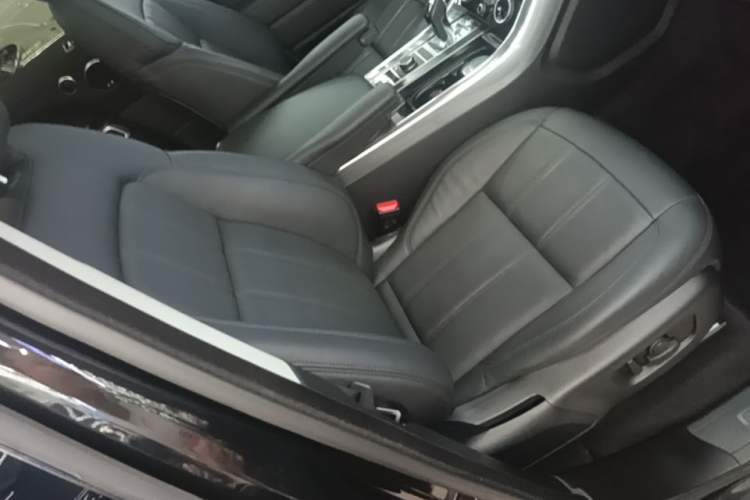 Used Land Rover Range SportNew Energy 2022 P400e SE Right Front Seat