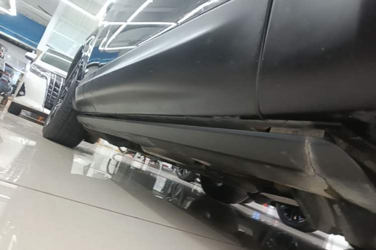 Used Land Rover Range SportNew Energy 2022 P400e SE Right Side Sill
