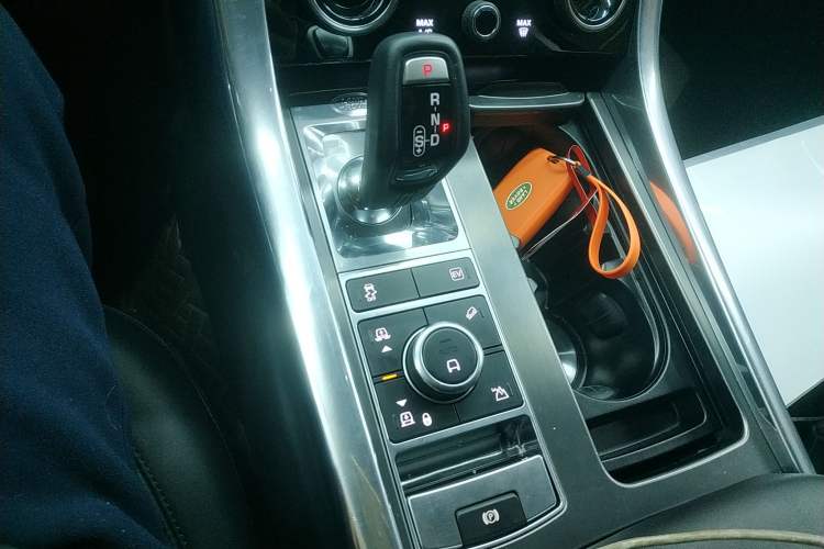Used Land Rover Range SportNew Energy 2022 P400e SE Gear Lever