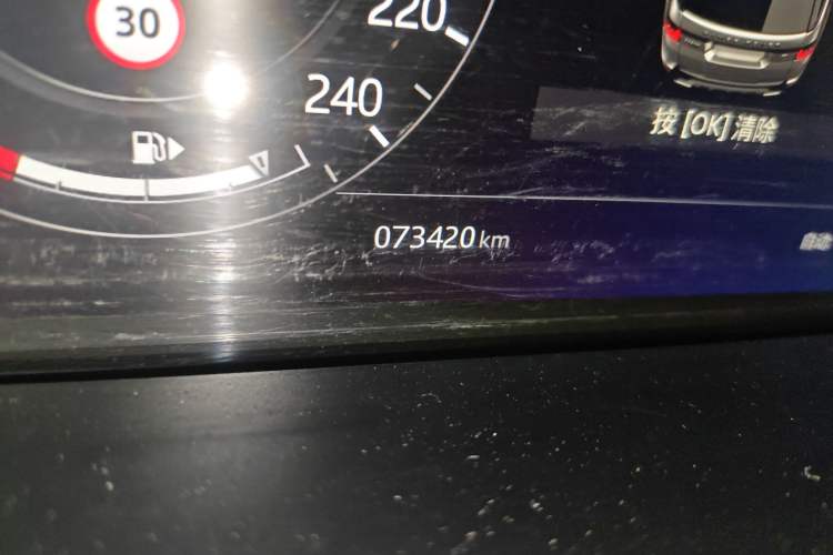 Used Land Rover Range SportNew Energy 2022 P400e SE Odometer Close Up