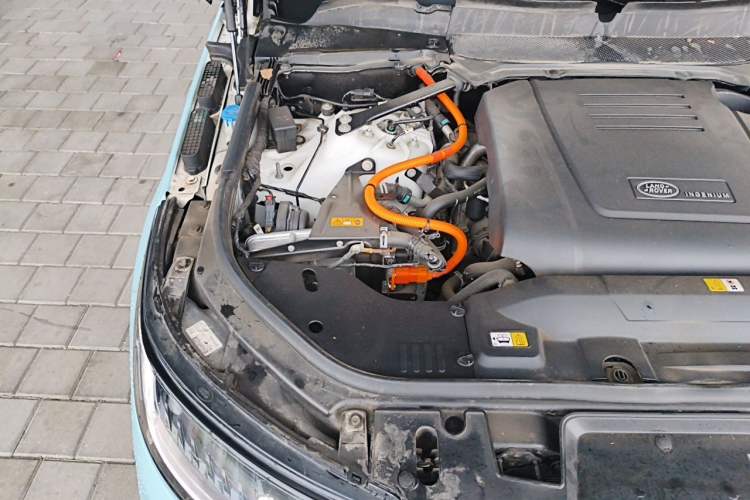 Used Land Rover Range SportNew Energy 2022 P400e SE Engine Bay Right