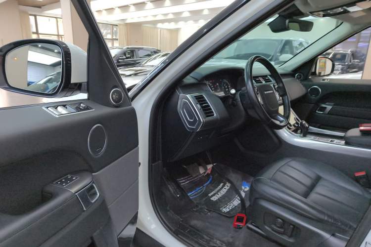 Used Land Rover Range SportNew Energy 2022 P400e SE Driver Seat