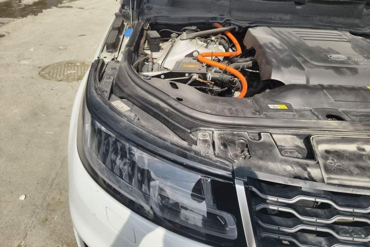 Used Land Rover Range SportNew Energy 2022 P400e SE Engine Bay Right