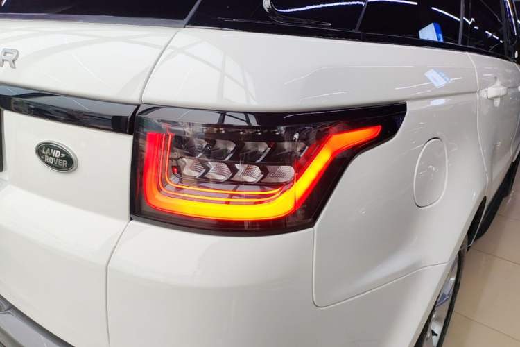 Used Land Rover Range SportNew Energy 2022 P400e SE Exterior 3