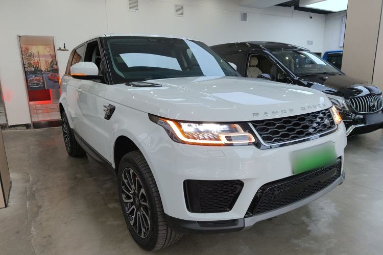 Used Land Rover Range SportNew Energy 2022 P400e SE Front Right 45 Deg