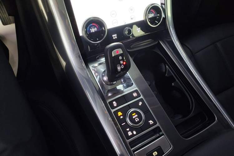 Used Land Rover Range SportNew Energy 2022 P400e SE Gear Lever
