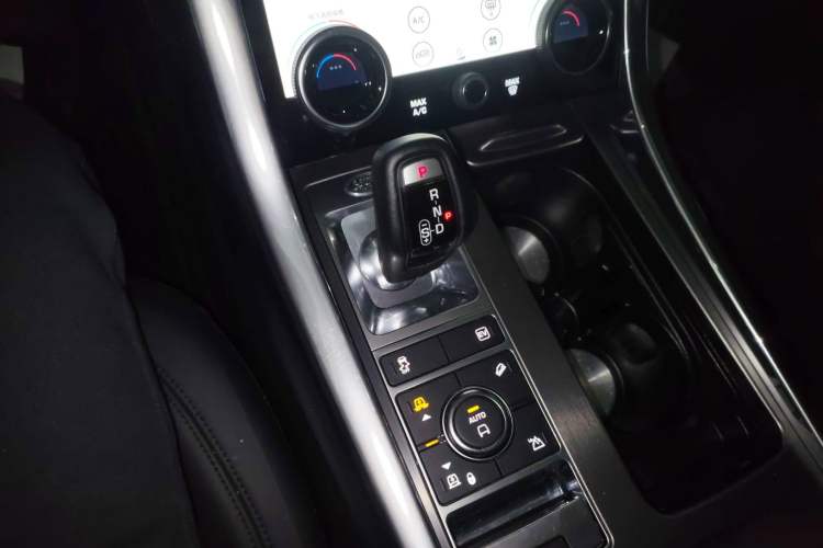 Used Land Rover Range SportNew Energy 2022 P400e SE Gear Lever
