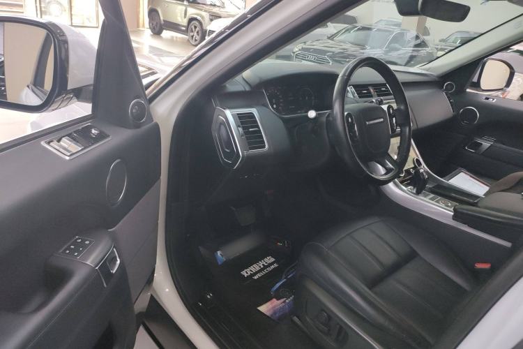 Used Land Rover Range SportNew Energy 2022 P400e SE Interior 3