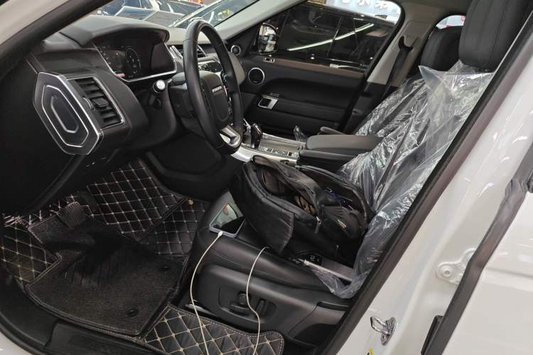Used Land Rover Range SportNew Energy 2022 P400e SE Left Front Seat