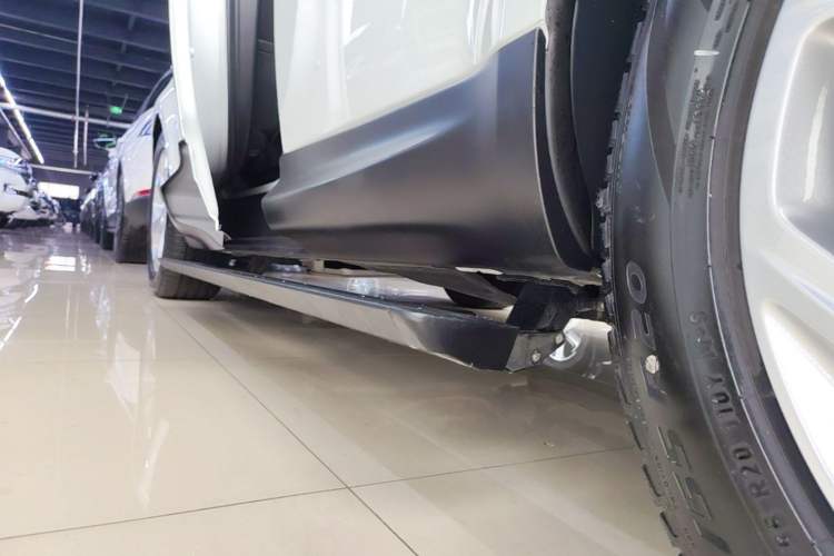 Used Land Rover Range SportNew Energy 2022 P400e SE Left Side Sill