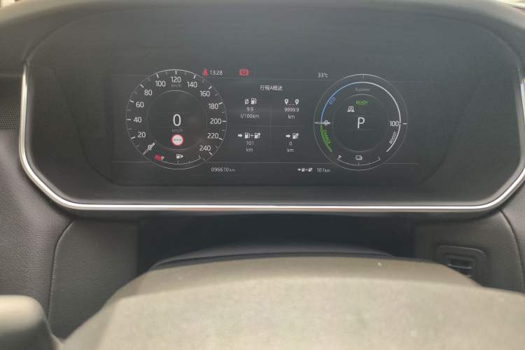 Used Land Rover Range SportNew Energy 2022 P400e SE Odometer Close Up