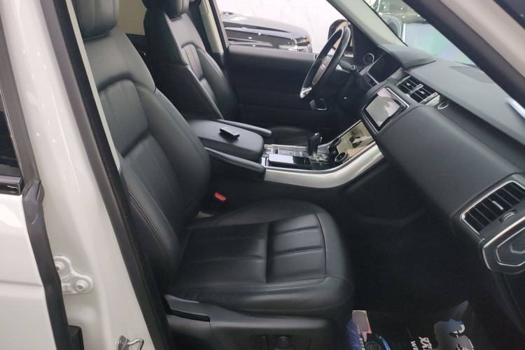 Used Land Rover Range SportNew Energy 2022 P400e SE Right Front Seat