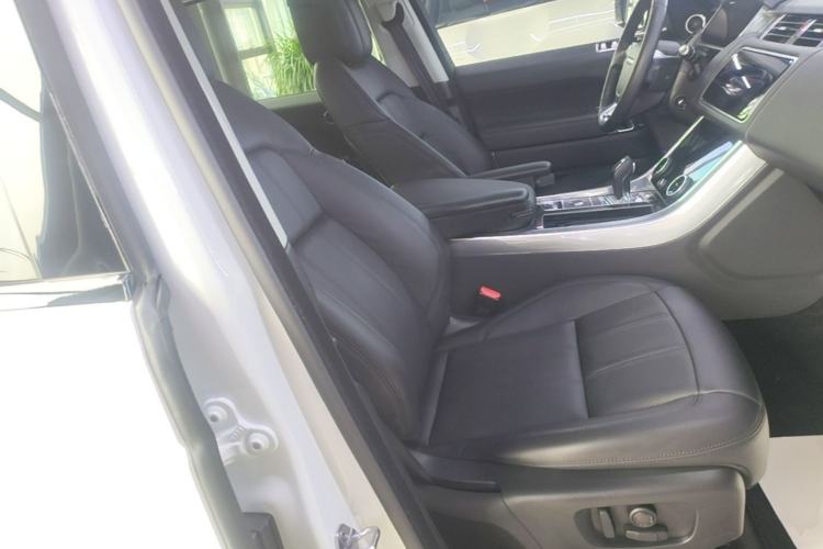 Used Land Rover Range SportNew Energy 2022 P400e SE Right Front Seat