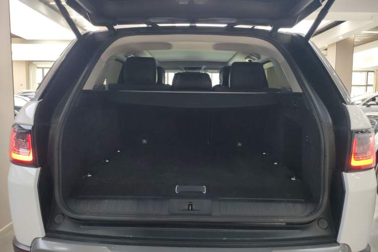 Used Land Rover Range SportNew Energy 2022 P400e SE Trunk