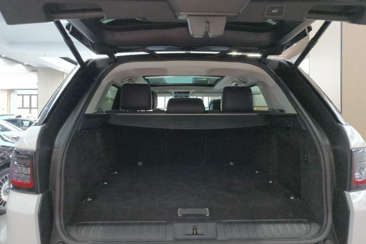 Used Land Rover Range SportNew Energy 2022 P400e SE Trunk