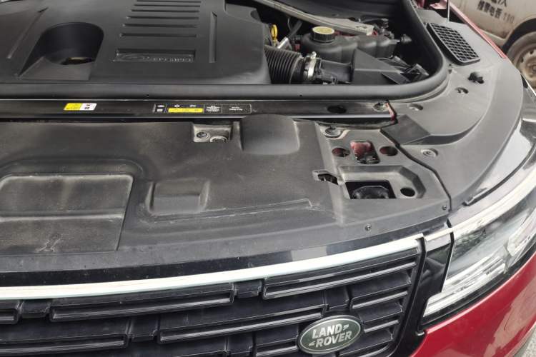 Used Land Rover Range SportNew Energy 2023 P510e Plug-in Hybrid – First Edition Engine Bay Left