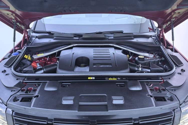 Used Land Rover Range SportNew Energy 2023 P510e Plug-in Hybrid – First Edition Interior 9