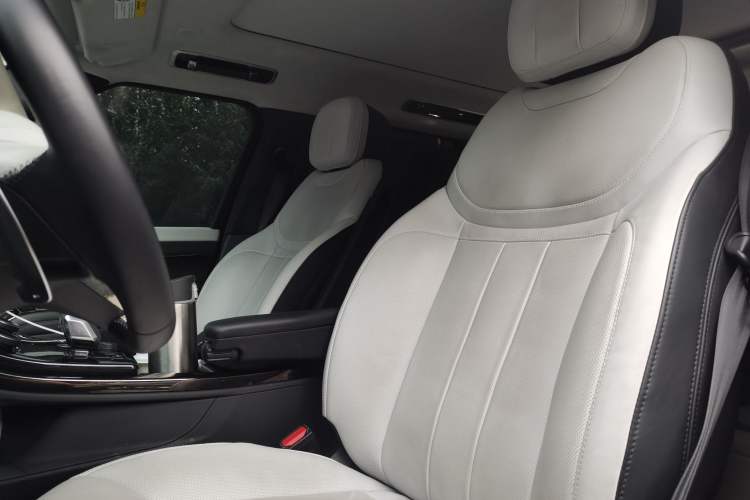 Used Land Rover Range SportNew Energy 2023 P510e Plug-in Hybrid – First Edition Left Front Seat