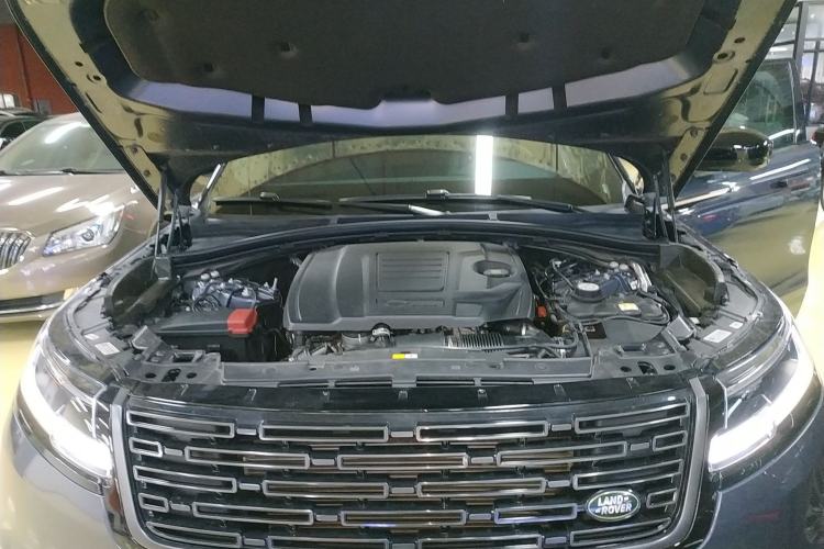 Used Land Rover Range Velar 2024 Dynamic SE Engine Bay
