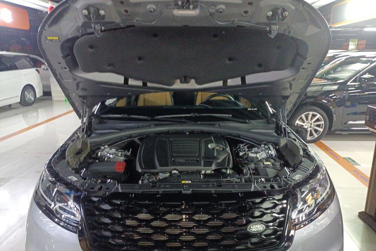Used Land Rover Range Velar 2023 250 PS Ebony Black Limited Edition Engine Bay