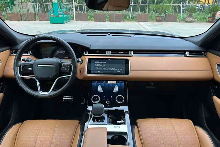 Used Land Rover Range Velar 2023 250 PS Ebony Black Limited Edition Exterior 8
