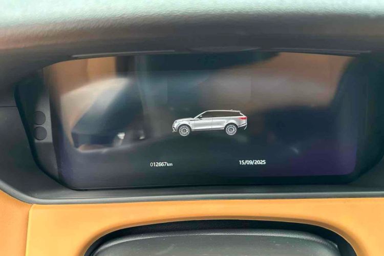 Used Land Rover Range Velar 2023 250 PS Ebony Black Limited Edition Odometer Close Up