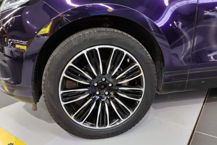 Used Land Rover Range Velar 2019 250 PS Left Front Wheel Hub
