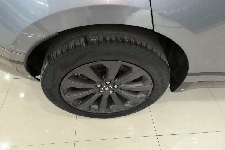 Used Land Rover Range Velar 2020 P340 R-DYNAMIC S Right Rear Wheel Hub