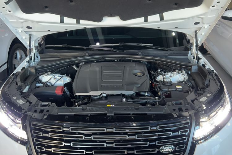 Used Land Rover Range Velar 2024 Dynamic HSE Engine Bay