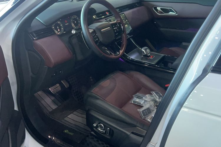 Used Land Rover Range Velar 2024 Dynamic HSE Interior 1