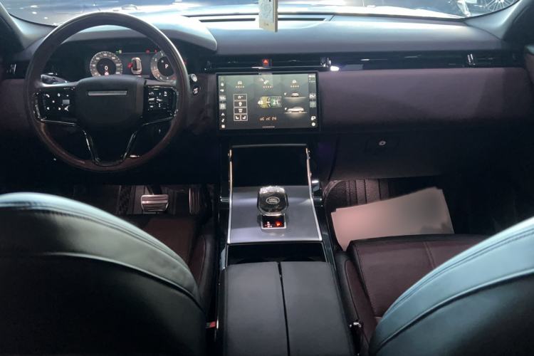 Used Land Rover Range Velar 2024 Dynamic HSE Interior 3