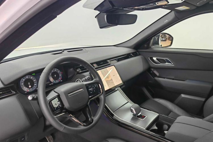 Used Land Rover Range Velar 2024 Dynamic SE Interior 3