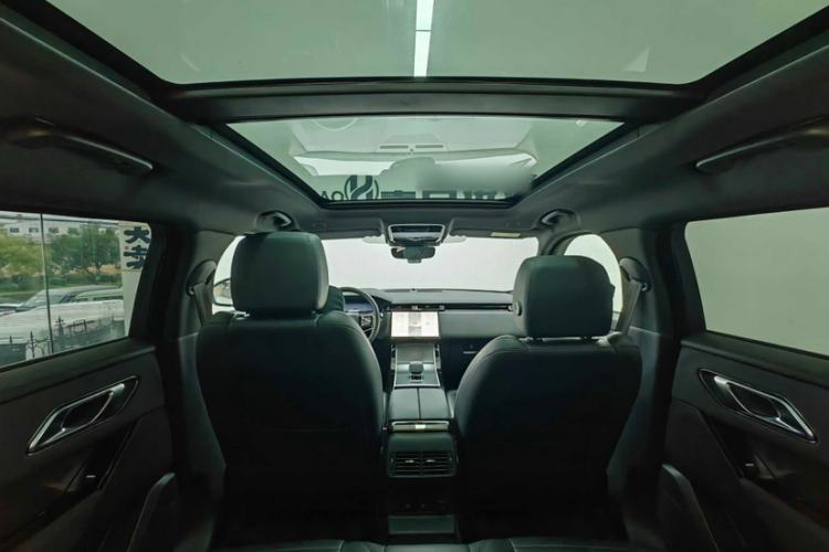Used Land Rover Range Velar 2024 Dynamic SE Interior 7