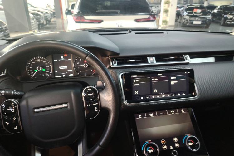 Used Land Rover Range Velar 2017 P250 S Center Console