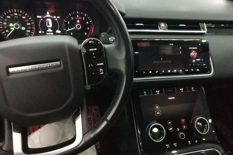Used Land Rover Range Velar 2017 P250 S Center Console